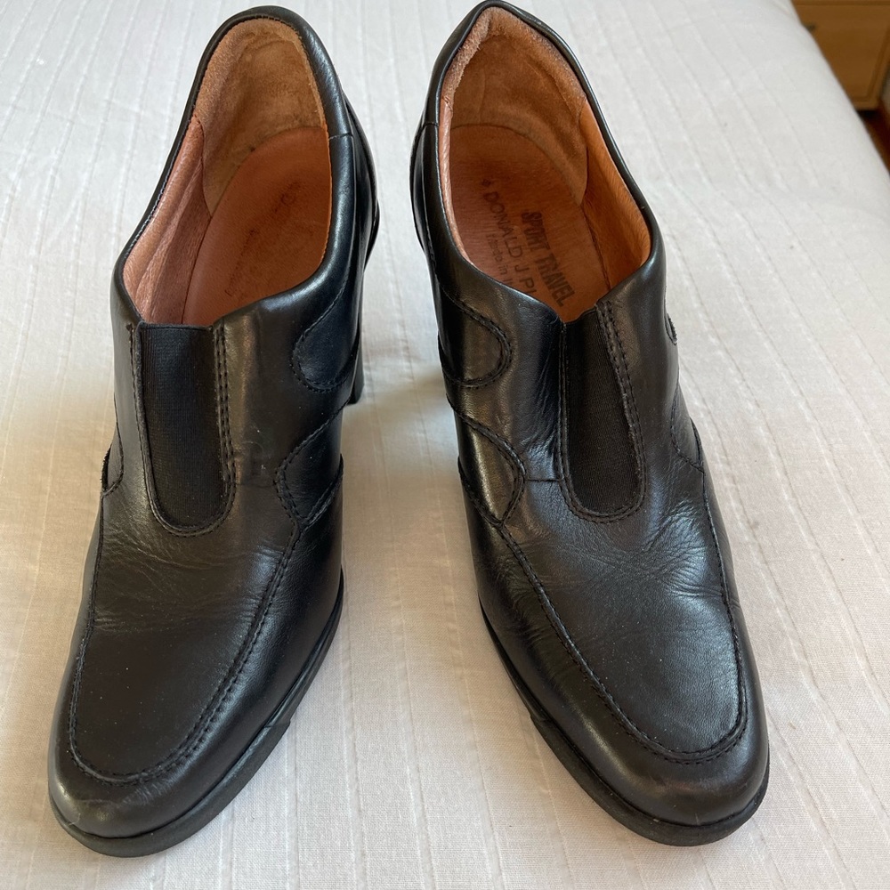 Donald Pliner sport-I-que heels